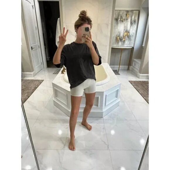 SKIMS Boyfriend T-Shirt in Onyx Black Size Large - Picture 2 of 5